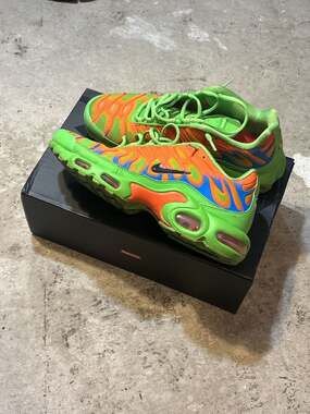 Supreme x Nike Air Max Plus TN 'Mean Green' Sneakers
